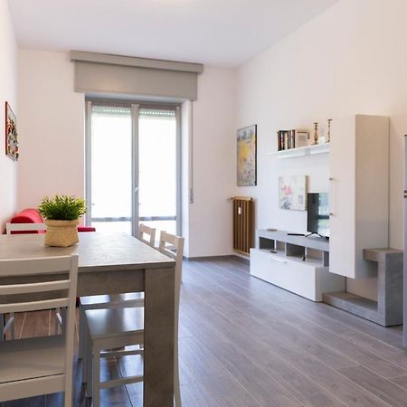 Gray Pearl - Modern Apartment In City Center Arona Extérieur photo