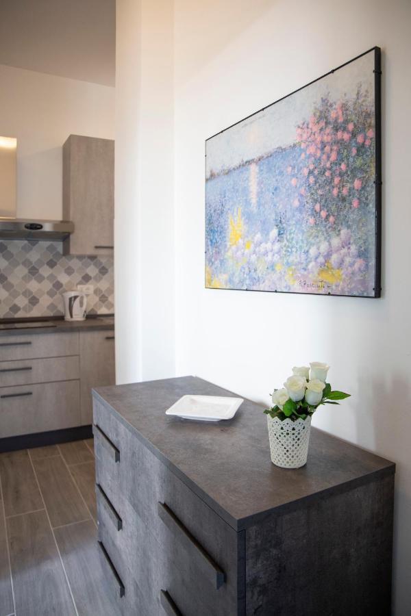 Gray Pearl - Modern Apartment In City Center Arona Extérieur photo